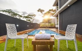 Black Stone Villa